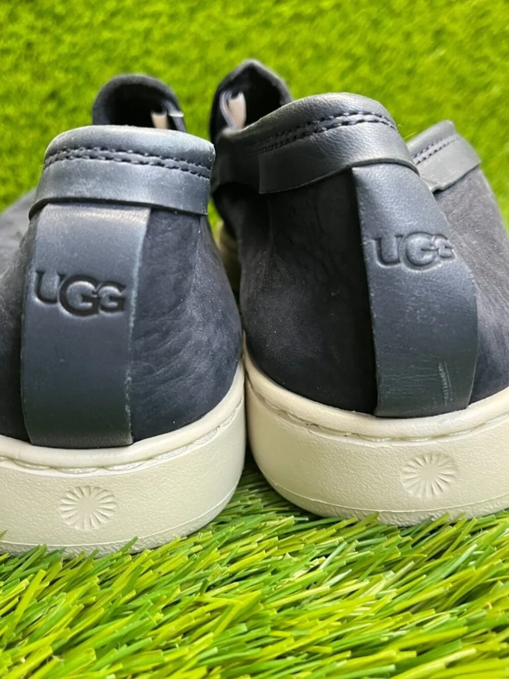 UGG Pismo Mens Size 9 Navy Blue White Casual Classic Leather Slip On Shoes‎